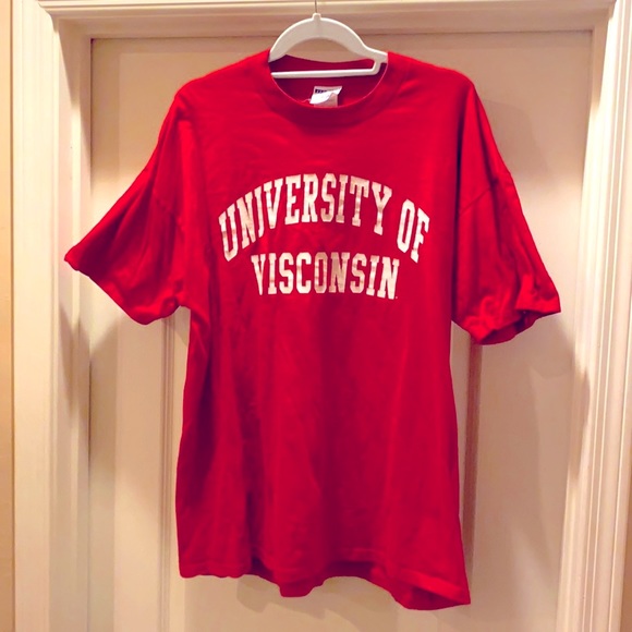 🆕 University of Wisconsin Tee - Picture 2 of 14